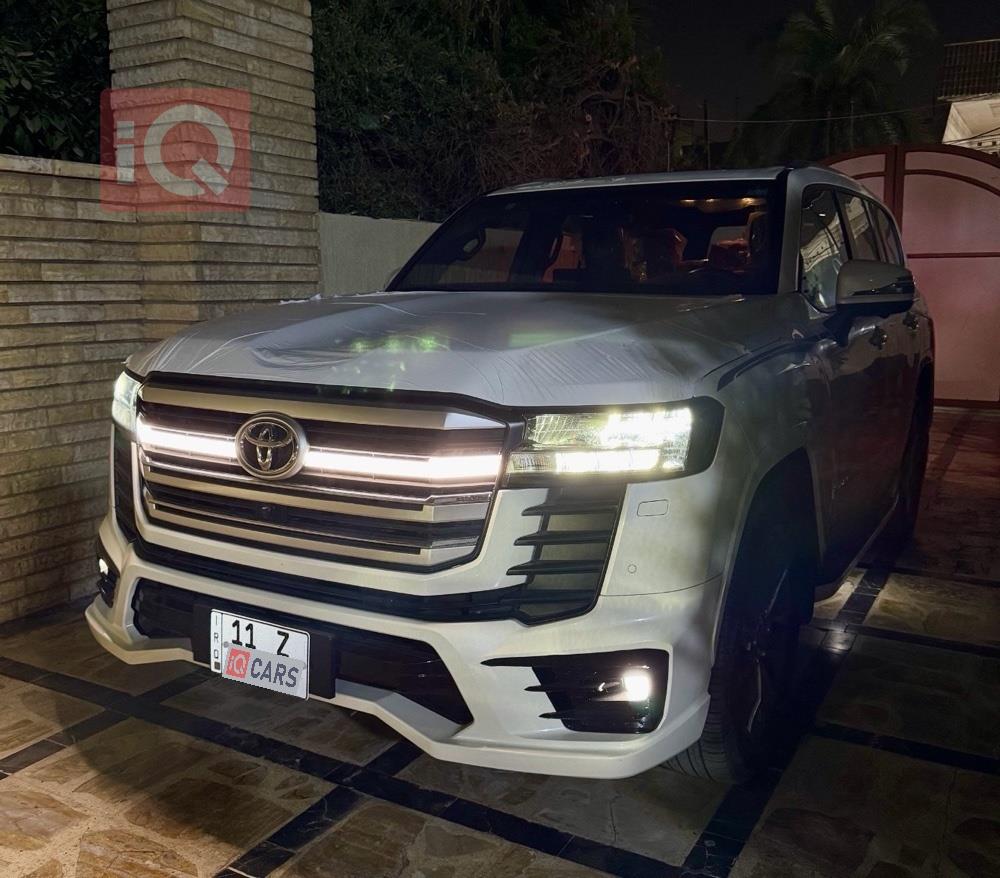 تۆیۆتا لاند کروزەر